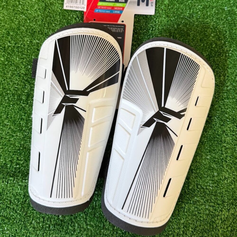 Franklin Sports Superlight Soccer Shin Guards - White/Black - Size Medium NEW